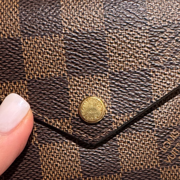 Louis Vuitton wallet - Picture 7 of 7